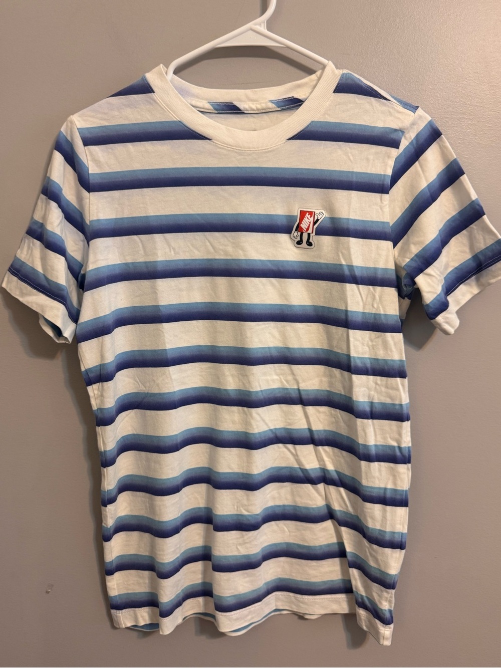 Nike Sportswear Youth XL Blue White Striped Tee Cotton Logo